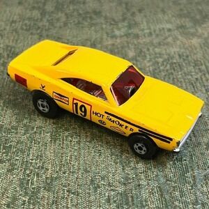 Matchbox Superfast No 9 Hot Smoker Yellow Dragster 1971 Lesney Made in England